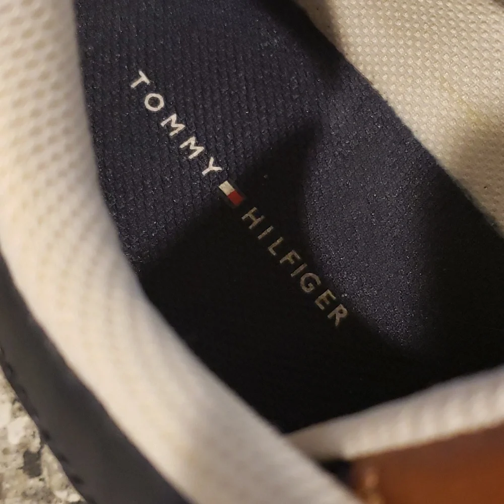 Tommy Hilfiger Navy & Brown Sneakers - Picture 6 of 7